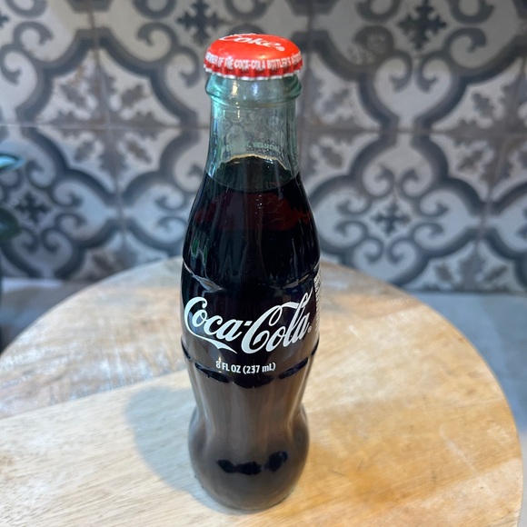 COLLECTIBLE- UNOPENED COCA-COLA COMMEMORATIVE BOTTLE GA’s 82nd GOVERNOR -8oz - Picture 3 of 6